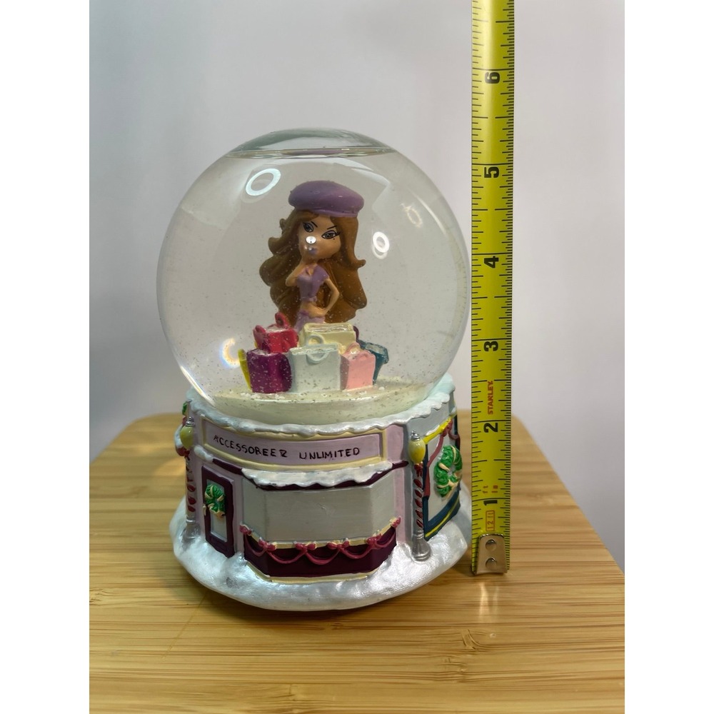 BRATZ Way Cool Musical Snow Globe Enesco MGA "Deck The Halls" - Picture 9 of 10